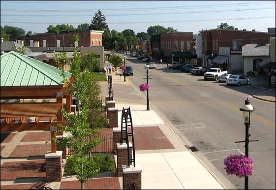 High Street and Stradley Place in downtown Canal Winchester